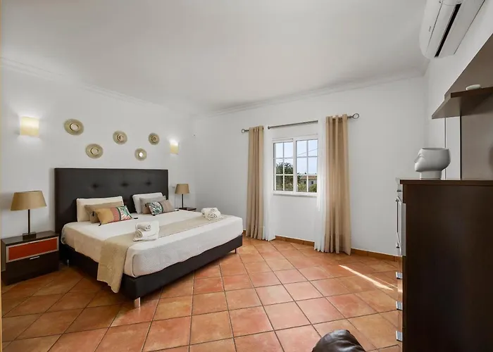 Laura By Algarve Holidays Villa