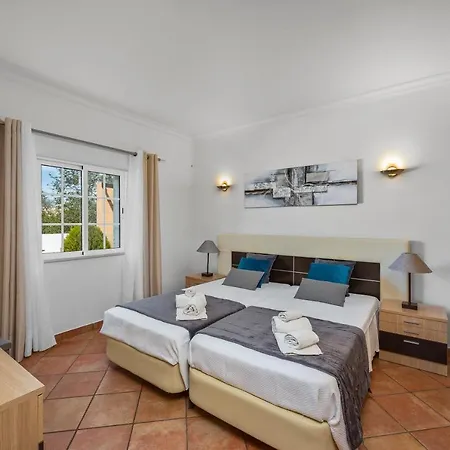 Laura By Algarve Holidays