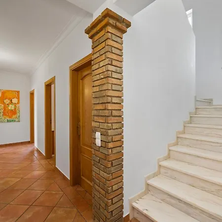 Laura By Algarve Holidays