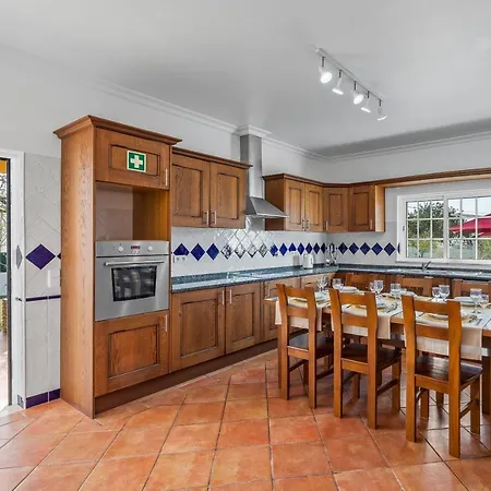 Laura By Algarve Holidays