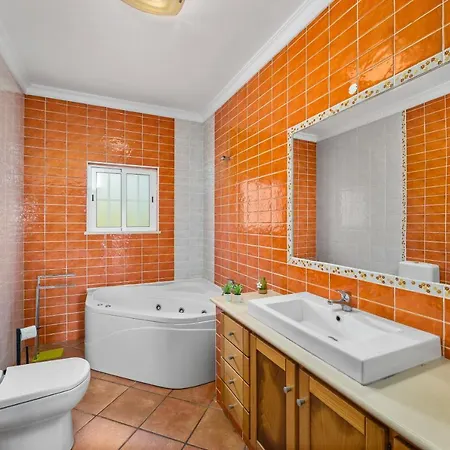 Laura By Algarve Holidays