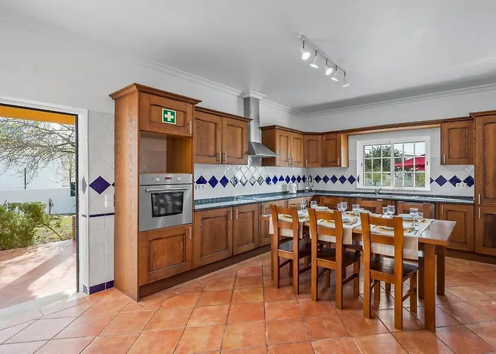 Laura By Algarve Holidays